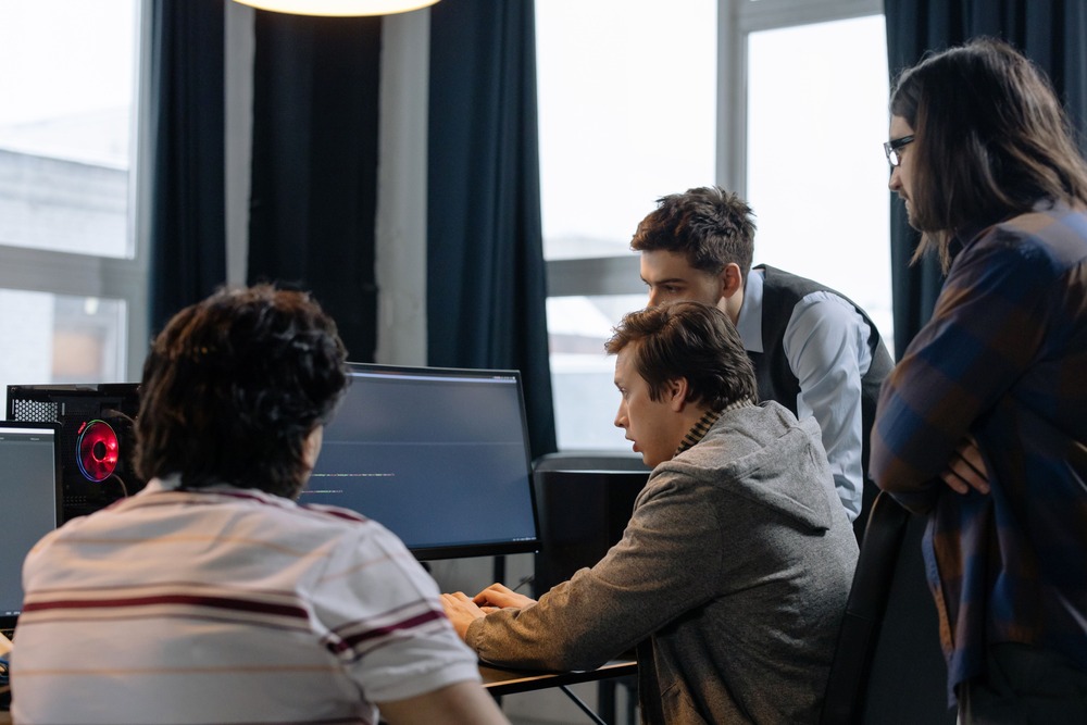 Staff Augmentation vs. Forward Deployed Engineers Use Cases, Ownership, and Cost Compared